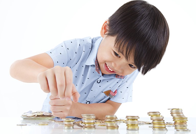 3 Ways Through Which You Can Save Money For Your Children